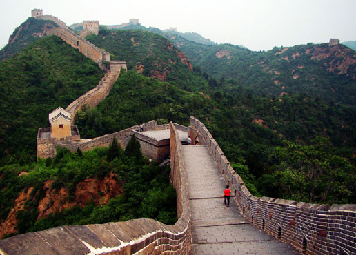 Do you want to come to Beijing to see the world wonders - the Great Wall?